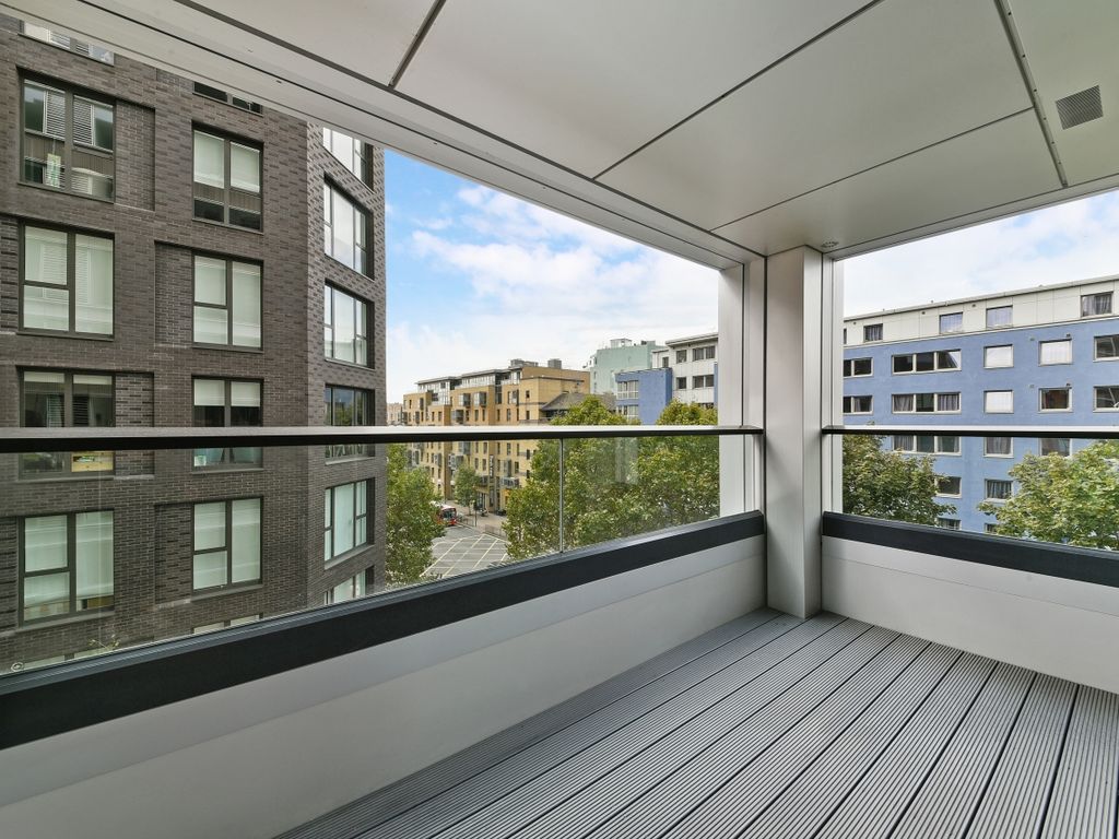 2 bed flat to rent in Hurlock Heights, Elephant Park SE17 Zoopla