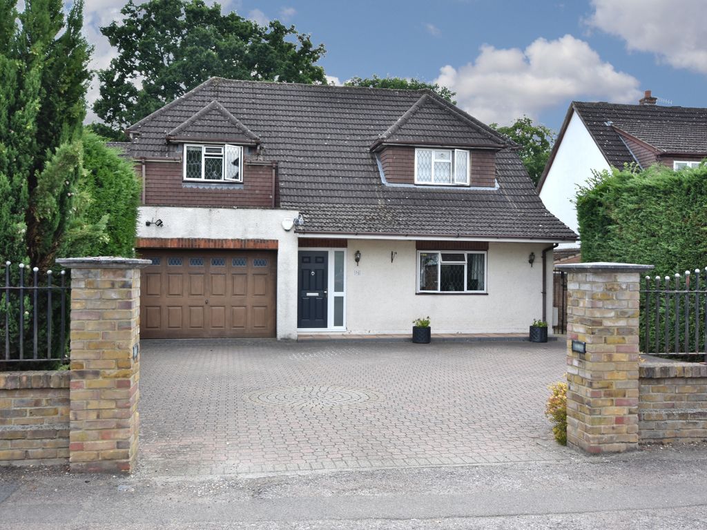 4 bed detached house for sale in Oakwood Road, Bricket Wood, St. Albans