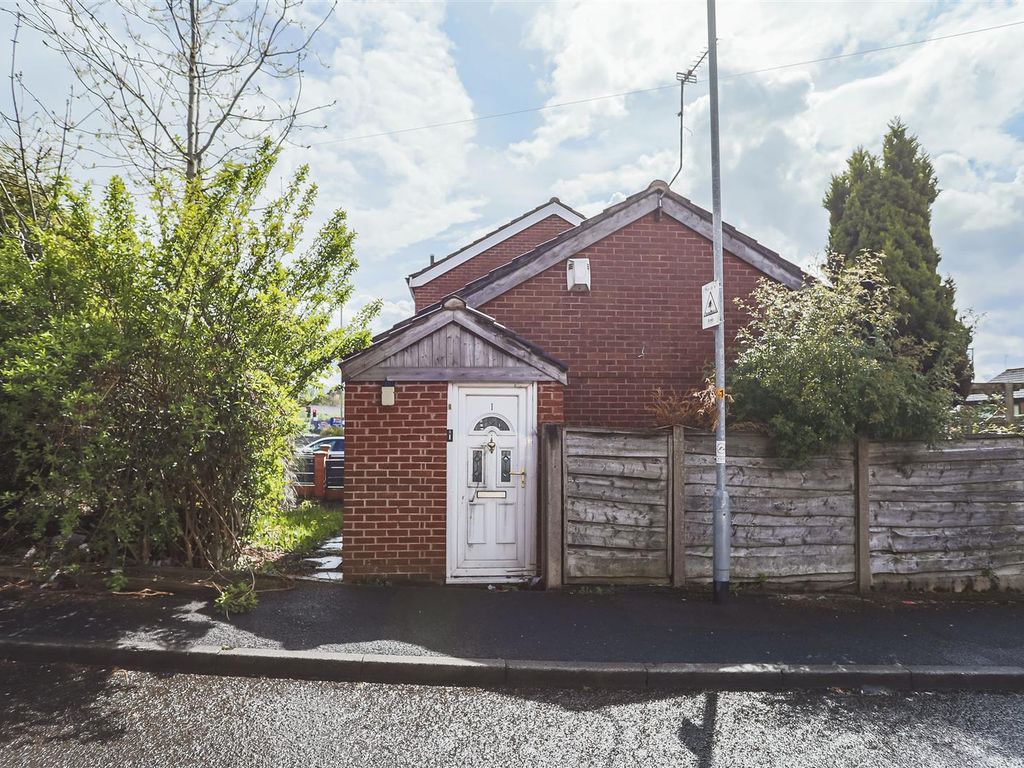 1 bed bungalow for sale in Hollingworth Street, Chadderton, Oldham OL9 Zoopla