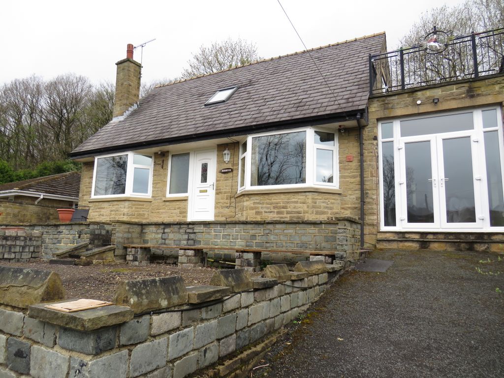 3 bed detached house to rent in Springwood Avenue, Copley, Halifax HX3