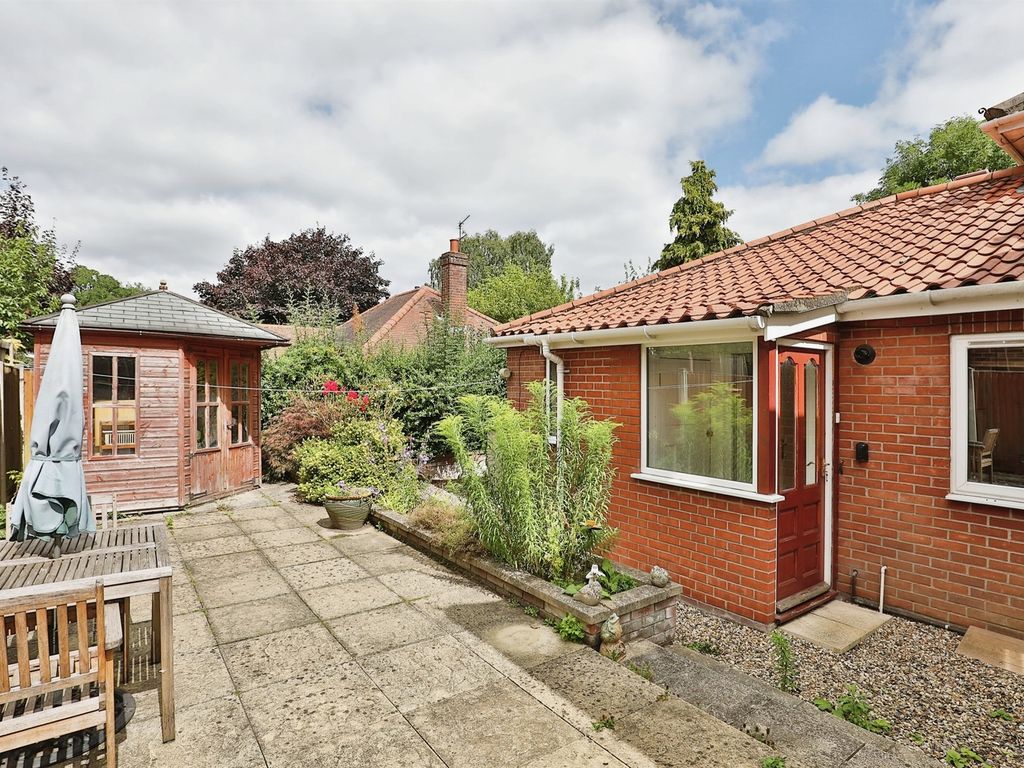 1 bed semidetached bungalow for sale in Taverham Road, Drayton