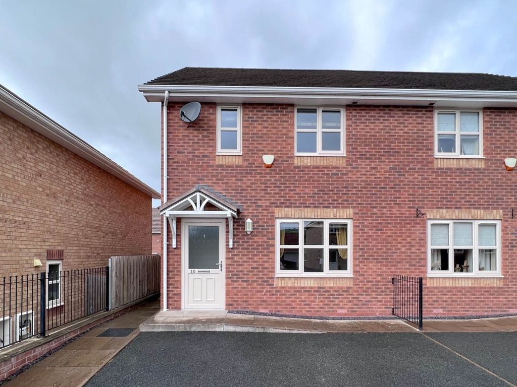 2 bed semidetached house to rent in Dolydd Pentrosfa, Llandrindod