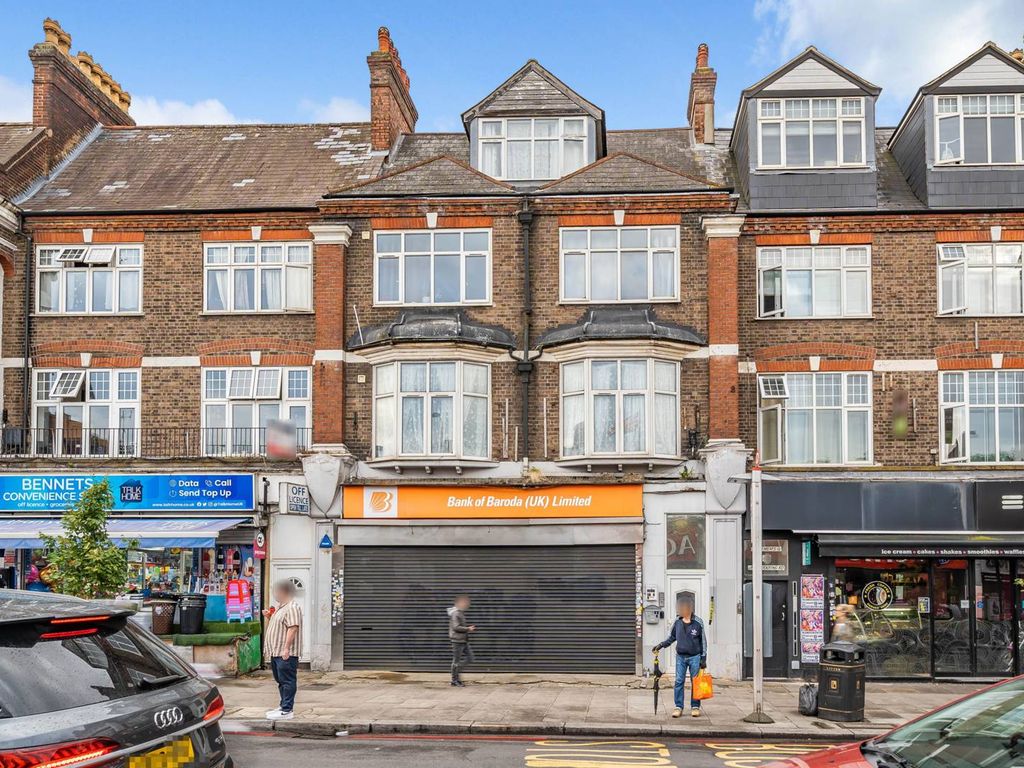 1 bed flat for sale in Upper Tooting Road, Tooting Bec, London SW17, £