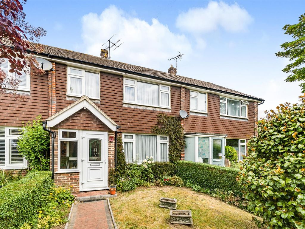 3 bed terraced house for sale in Hazelbank Close, Liphook GU30, £335,000 Zoopla