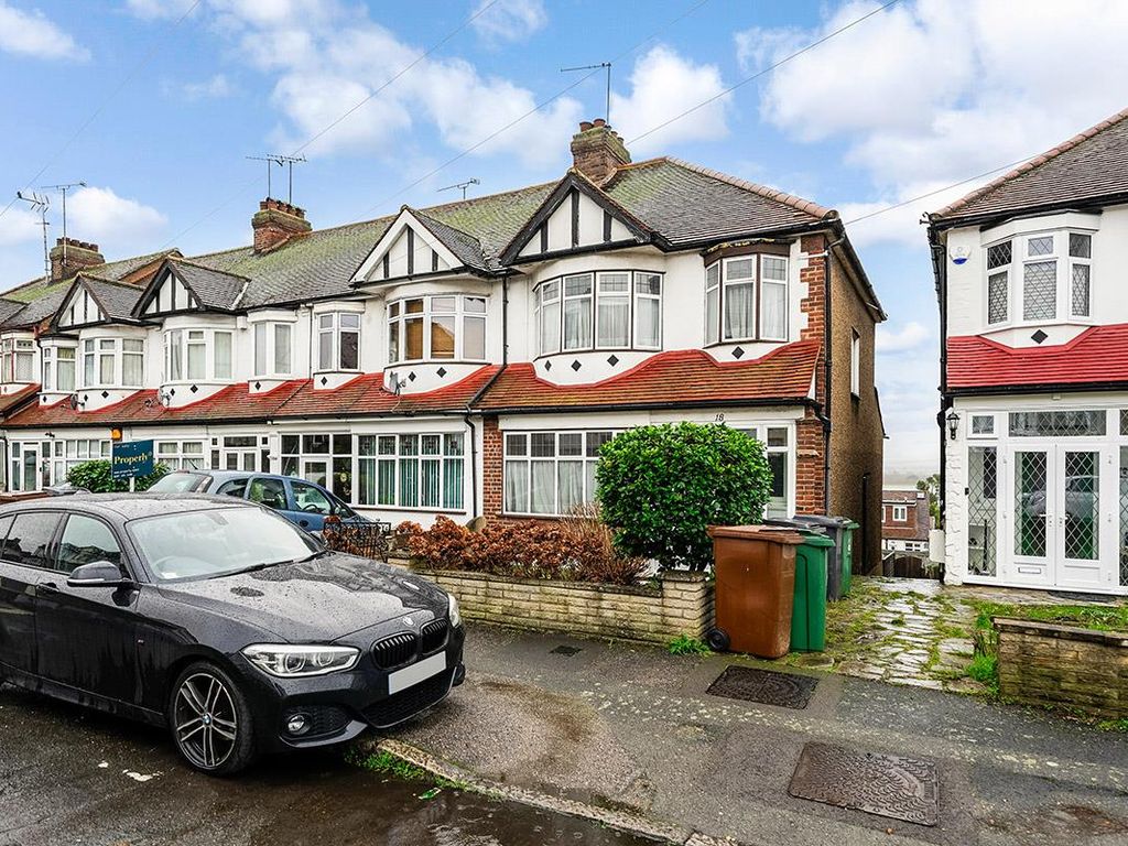3 bed end terrace house for sale in Denner Road, Chingford E4, £500,000