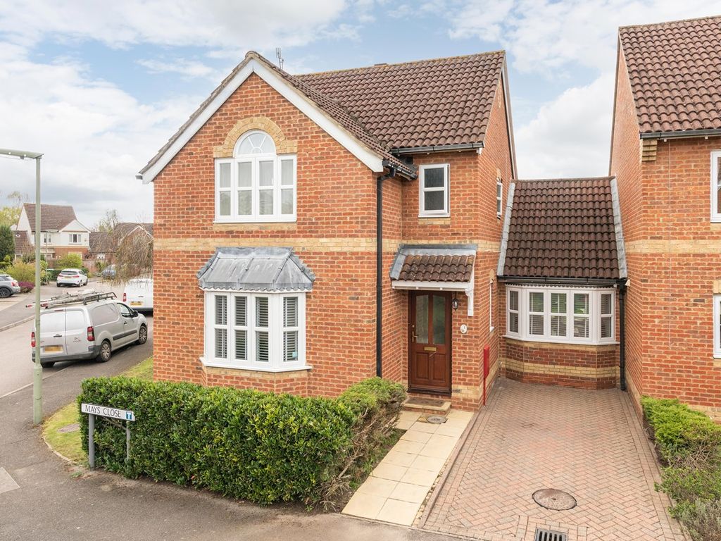 Mays Close, Weybridge KT13  