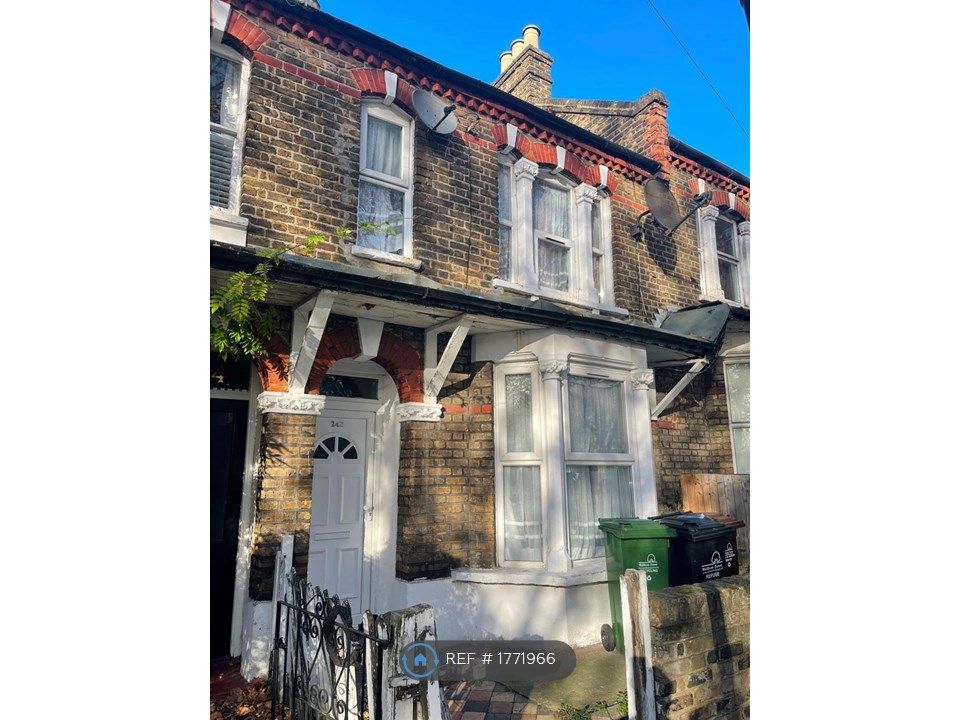 3 bed terraced house to rent in Queens Road, London E17 Zoopla