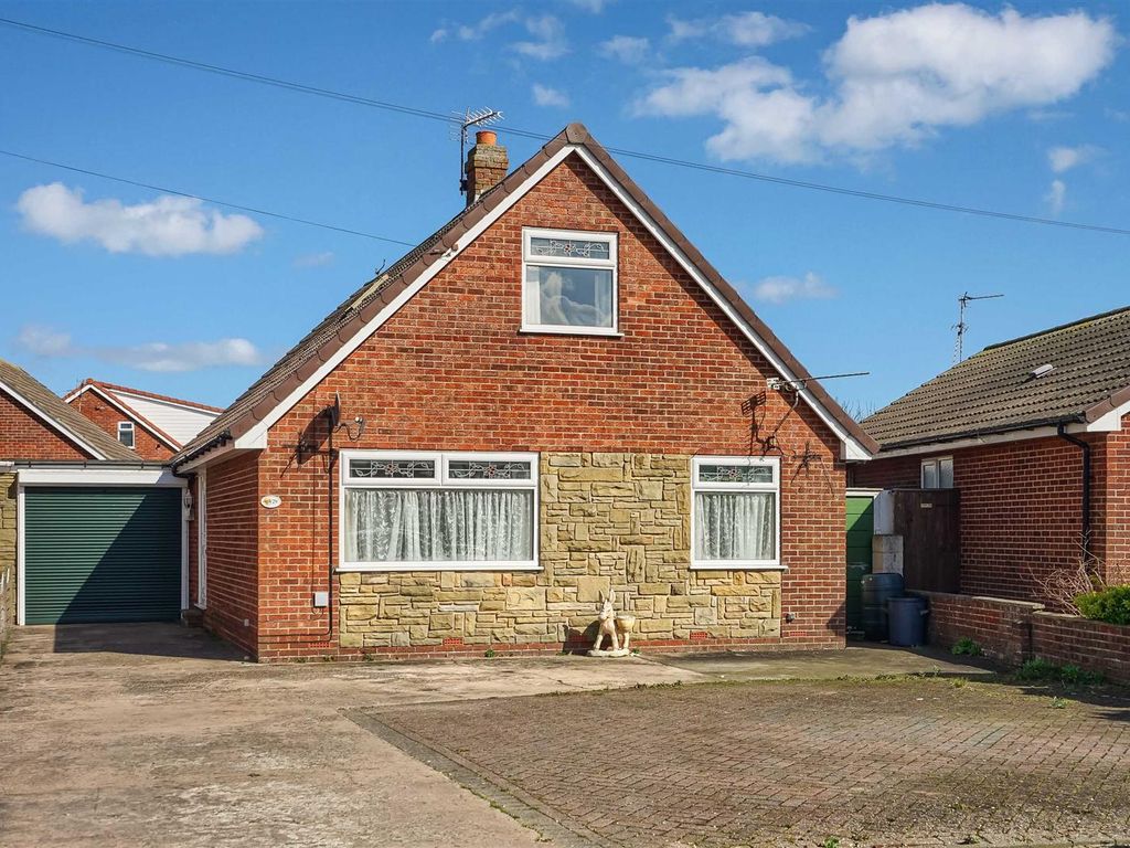 4 bed detached bungalow for sale in Holmpton Road, Withernsea HU19, £
