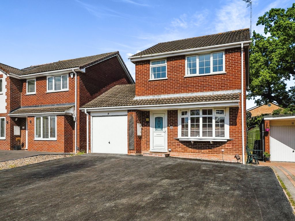 3 bed detached house for sale in Darwin Close, Cheltenham GL51 Zoopla