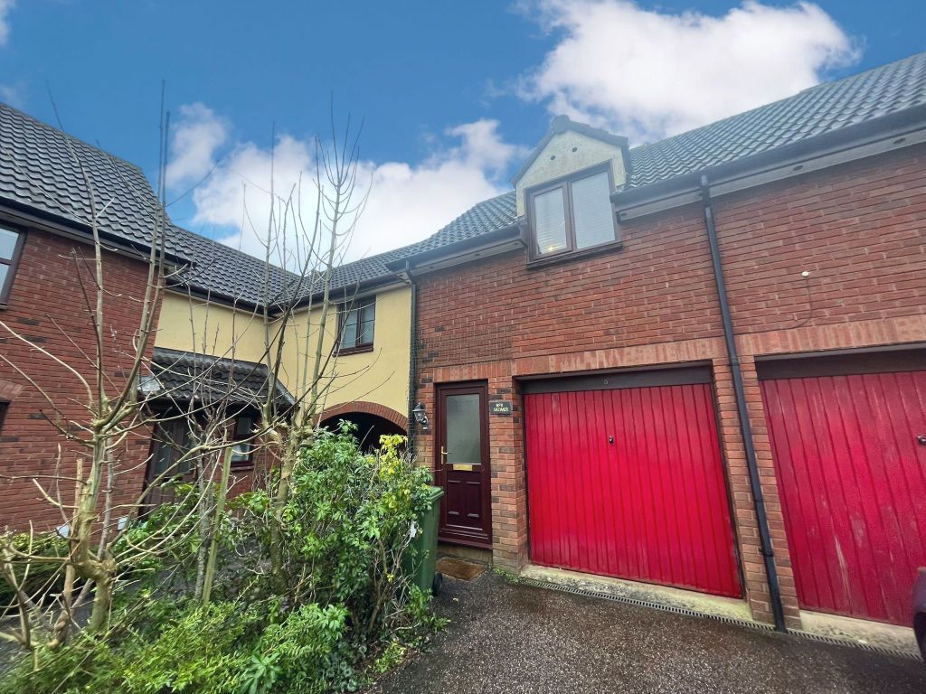 2 bed detached house to rent in Hutchings Mead, Pinhoe, Exeter EX1, £