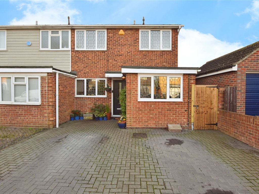 3 bed end terrace house for sale in The Chase, South Woodham Ferrers