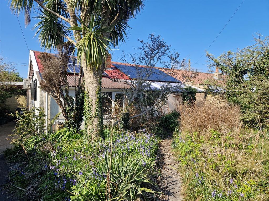 3 bed semidetached bungalow for sale in Beach Road, Kewstoke, Weston