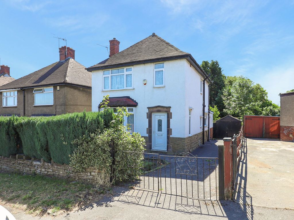 3 bed detached house for sale in Clarkson Avenue, Chesterfield S40, £