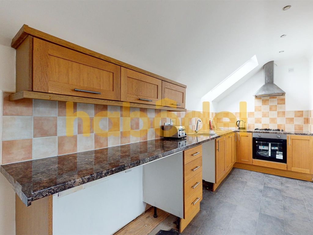 2 bed flat to rent in Cambridge Court, Tindale Crescent,