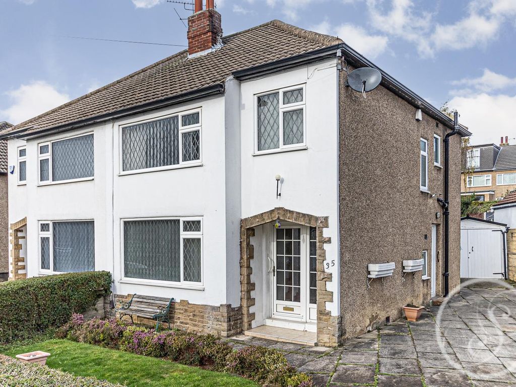 Alan Crescent, Leeds LS15