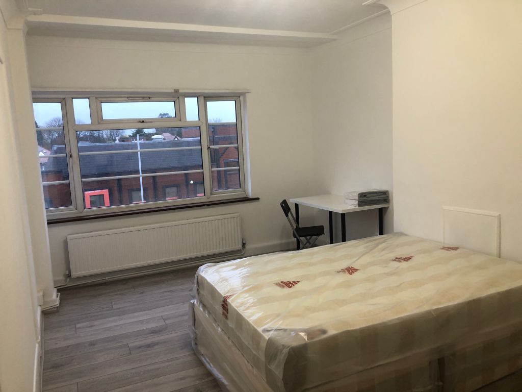 4 bed flat to rent in Hendon Way, London NW4 Zoopla