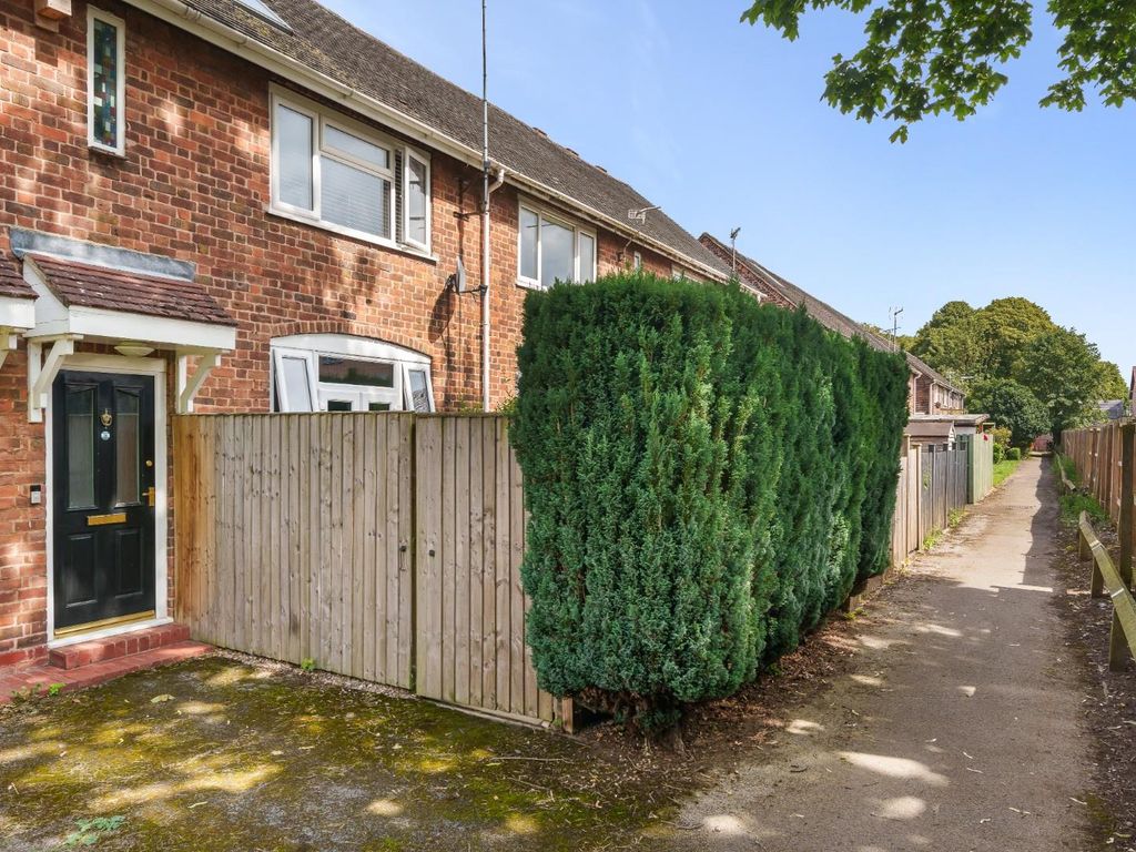 3 bed terraced house for sale in Dorts Crescent, Church Fenton