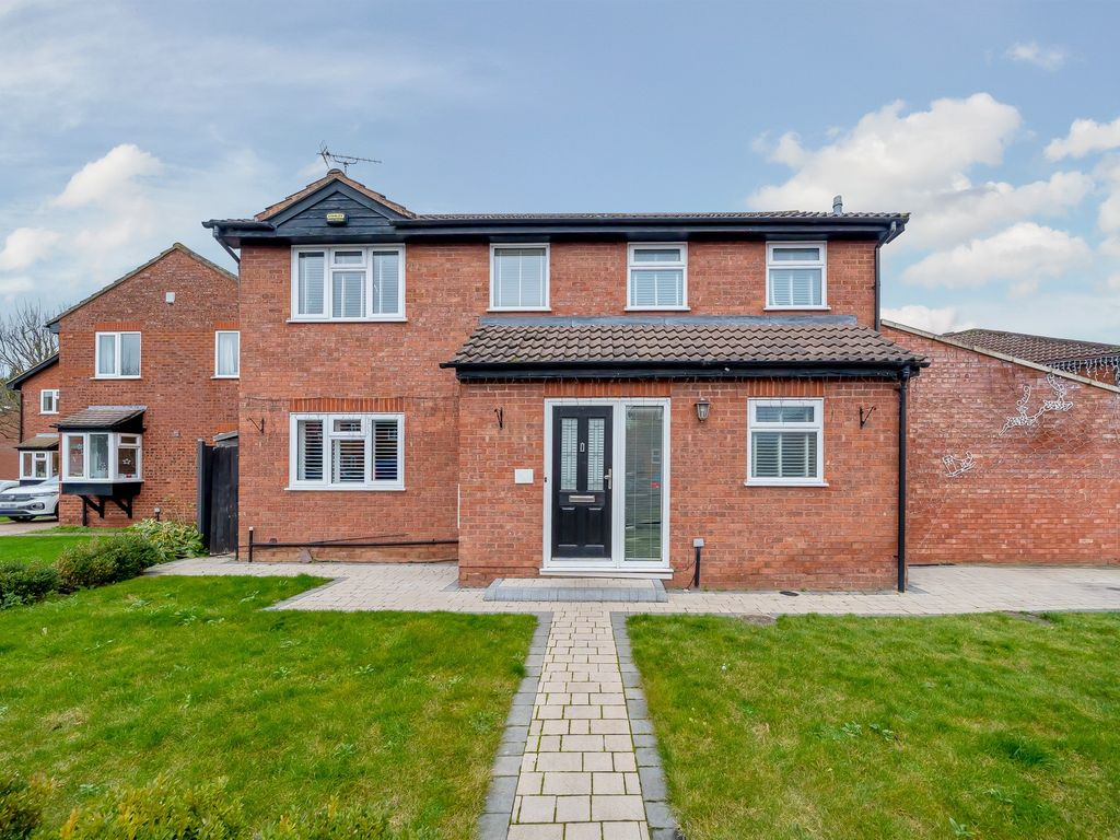 4 bed detached house for sale in Moor End, Holyport, Maidenhead SL6, £