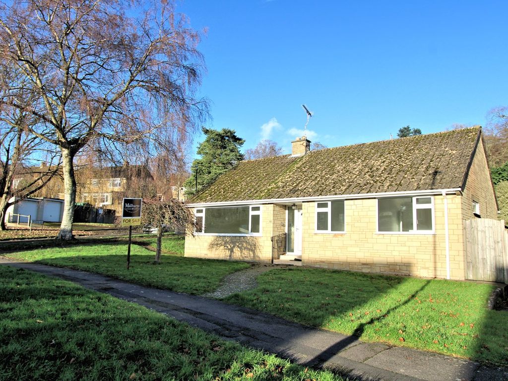 3 bed detached bungalow for sale in Parklands, WottonUnderEdge GL12