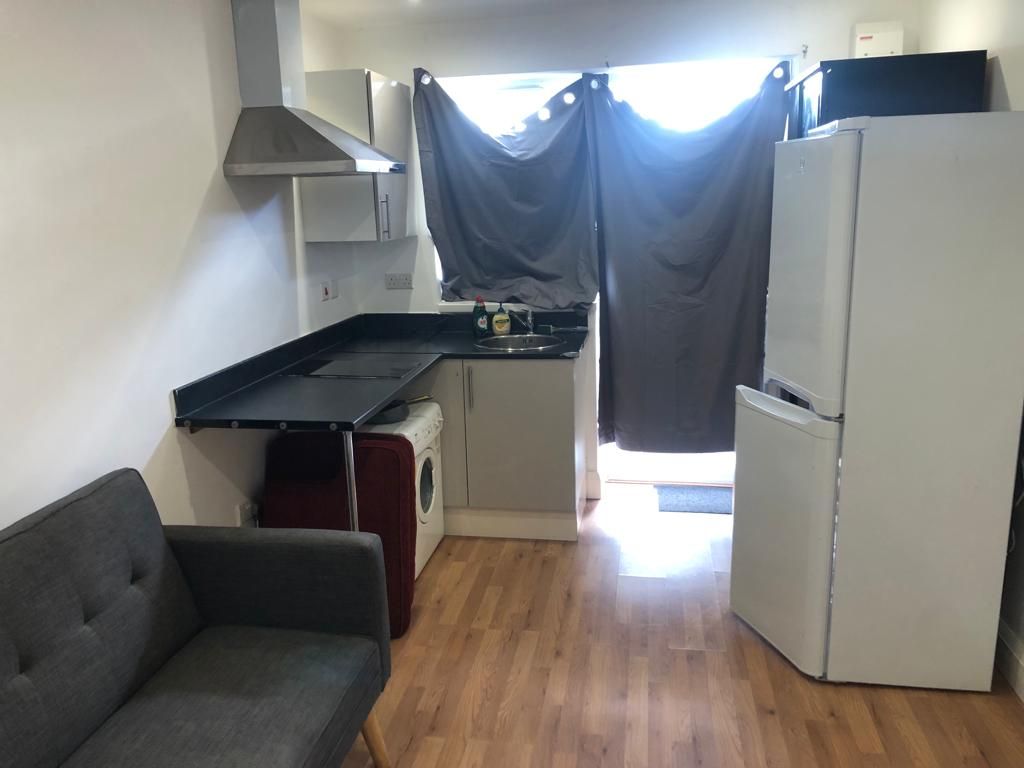 Studio to rent in Royal Lane, West Drayton UB7 Zoopla