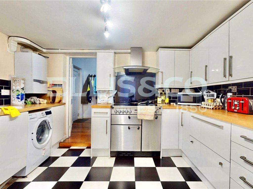 2 bed end terrace house for sale in Harrow Road, Wembley HA0, £465,000