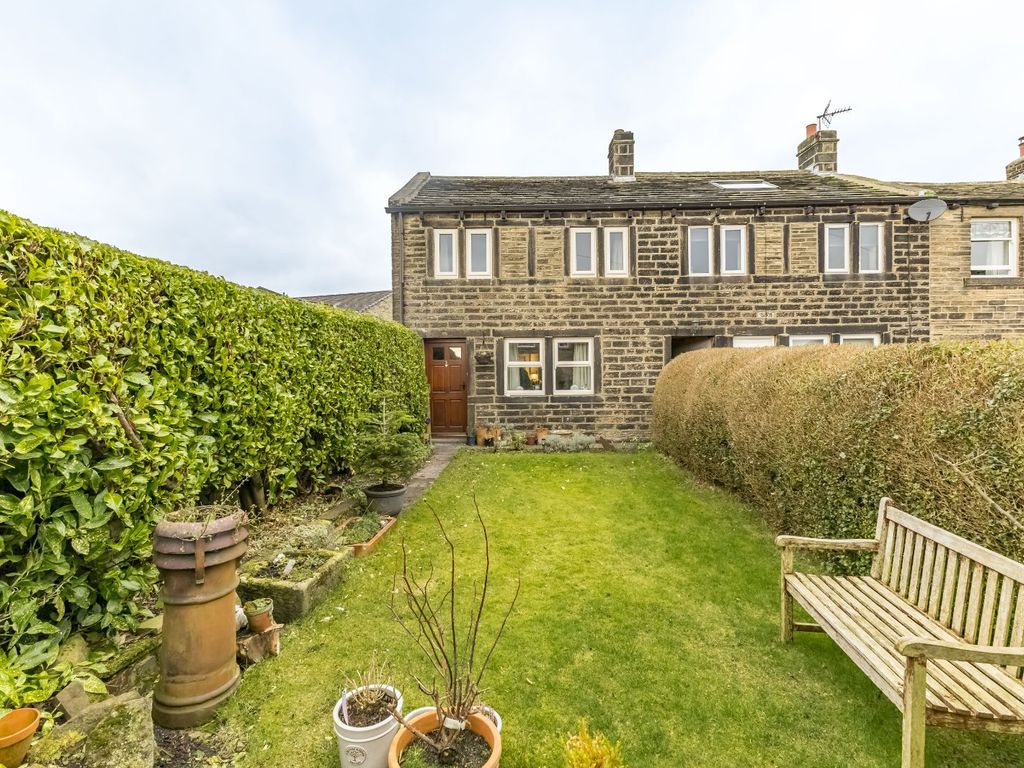 3 bed end terrace house for sale in Chapelgate, Scholes, Holmfirth HD9