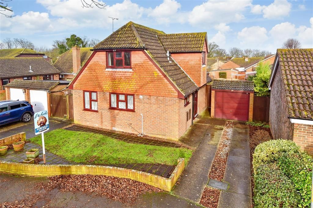 3 bed detached house for sale in Charlesworth Drive, Birchington, Kent