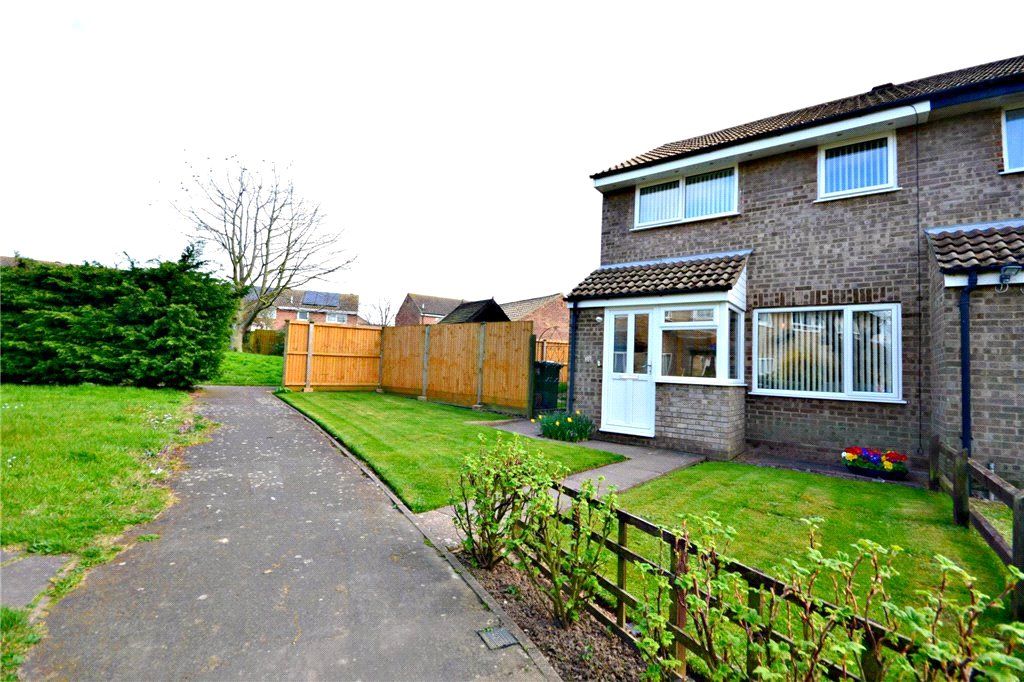 3 bed semidetached house for sale in Kersey Road, Felixstowe, Suffolk