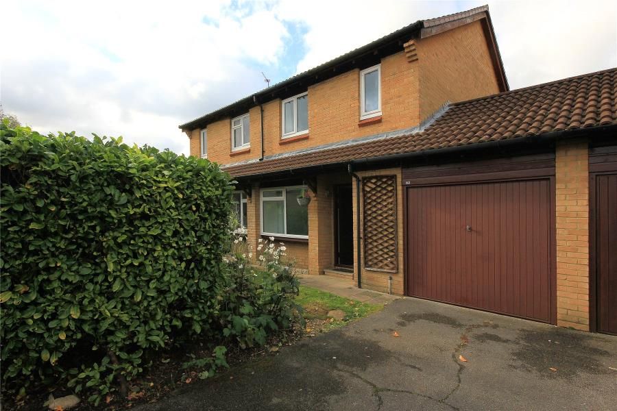 3 bed property to rent in Willowmead Close, Horsell, Woking GU21 Zoopla