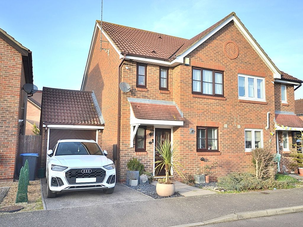 3 bed semidetached house for sale in Bentley Drive, Harlow, Essex CM17