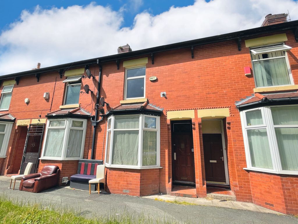 3 bed terraced house for sale in Glencastle Road, Gorton, Manchester