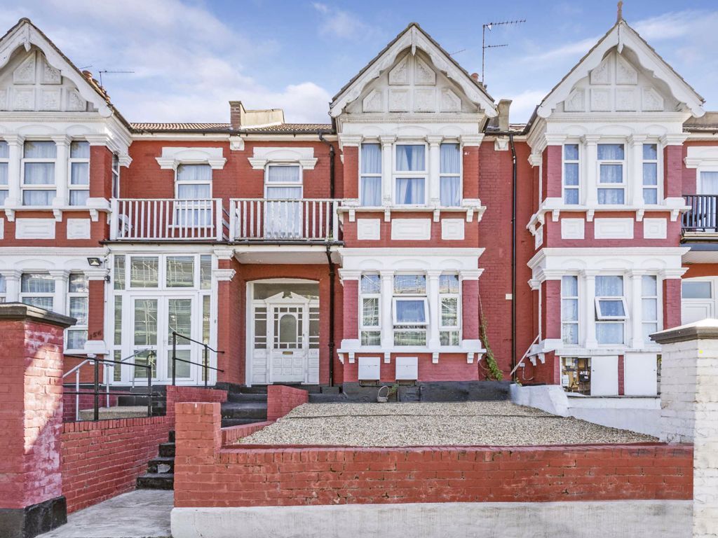 3 bed flat for sale in West Hendon Broadway, London NW9 Zoopla