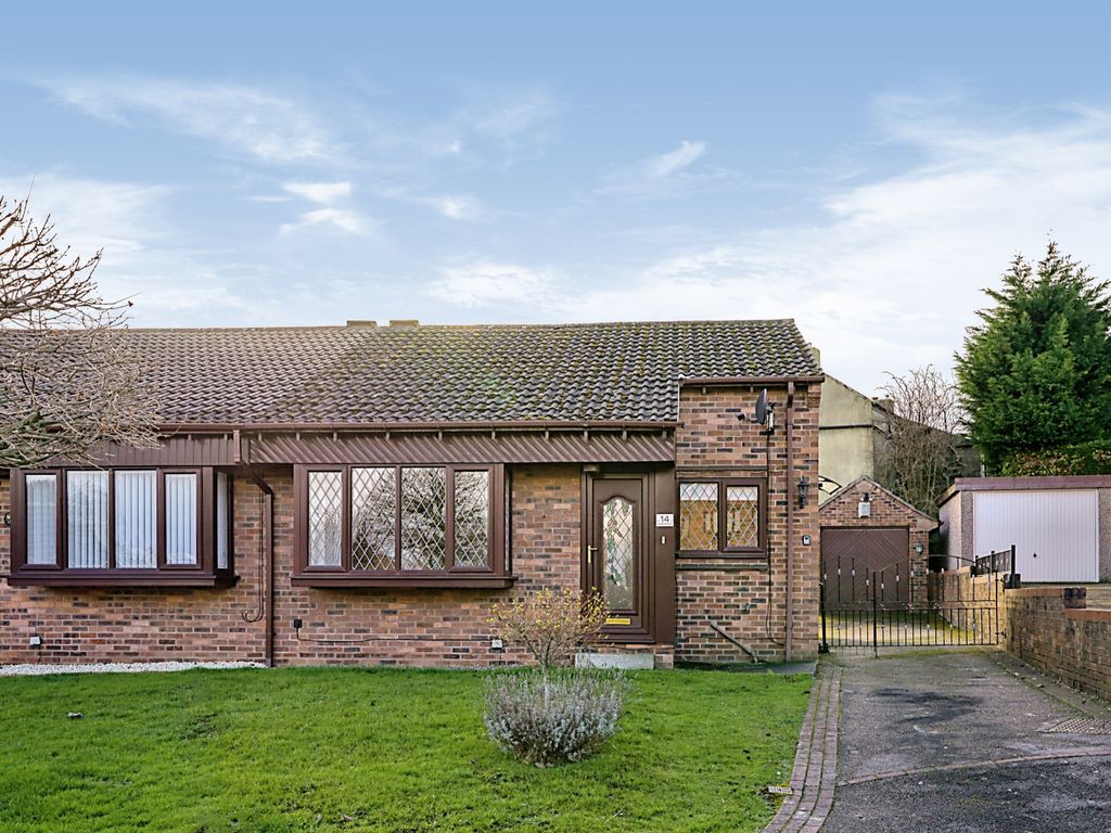 2 bed semidetached bungalow for sale in Woodlands Croft, Kippax, Leeds