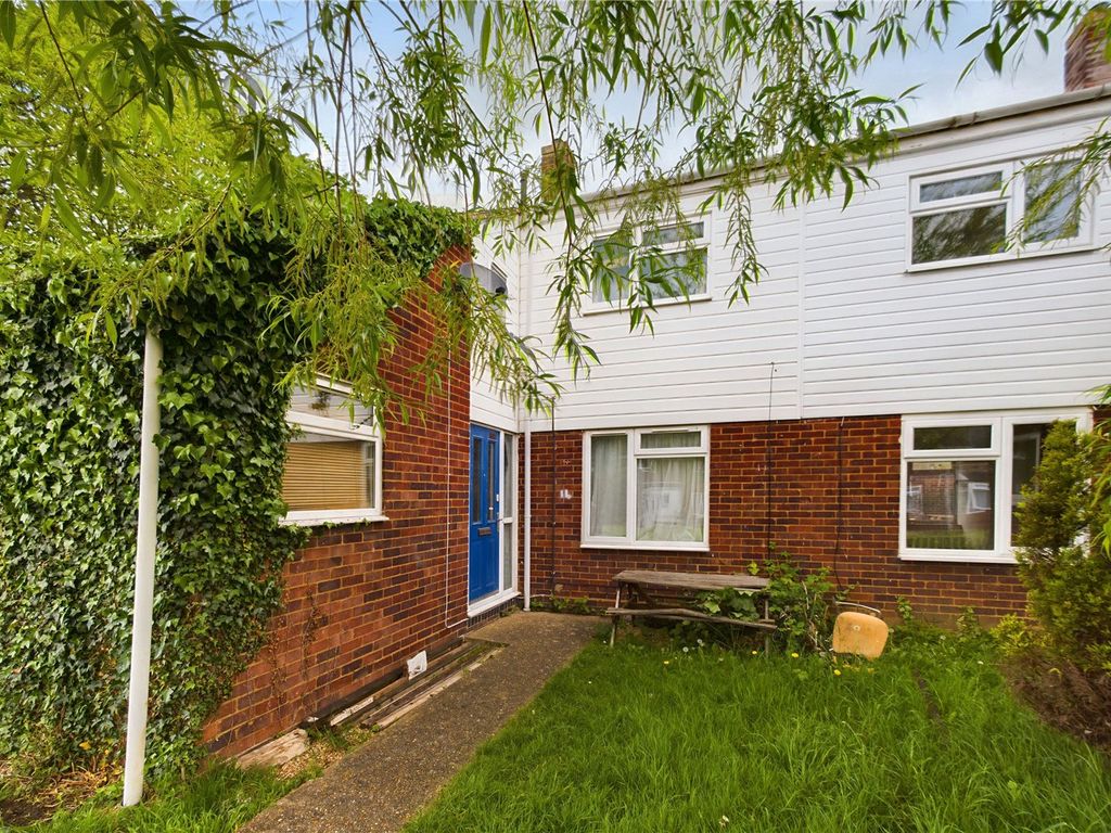 3 bed terraced house for sale in Bradshaw Close, Huntingdon, Cambridgeshire PE29 Zoopla