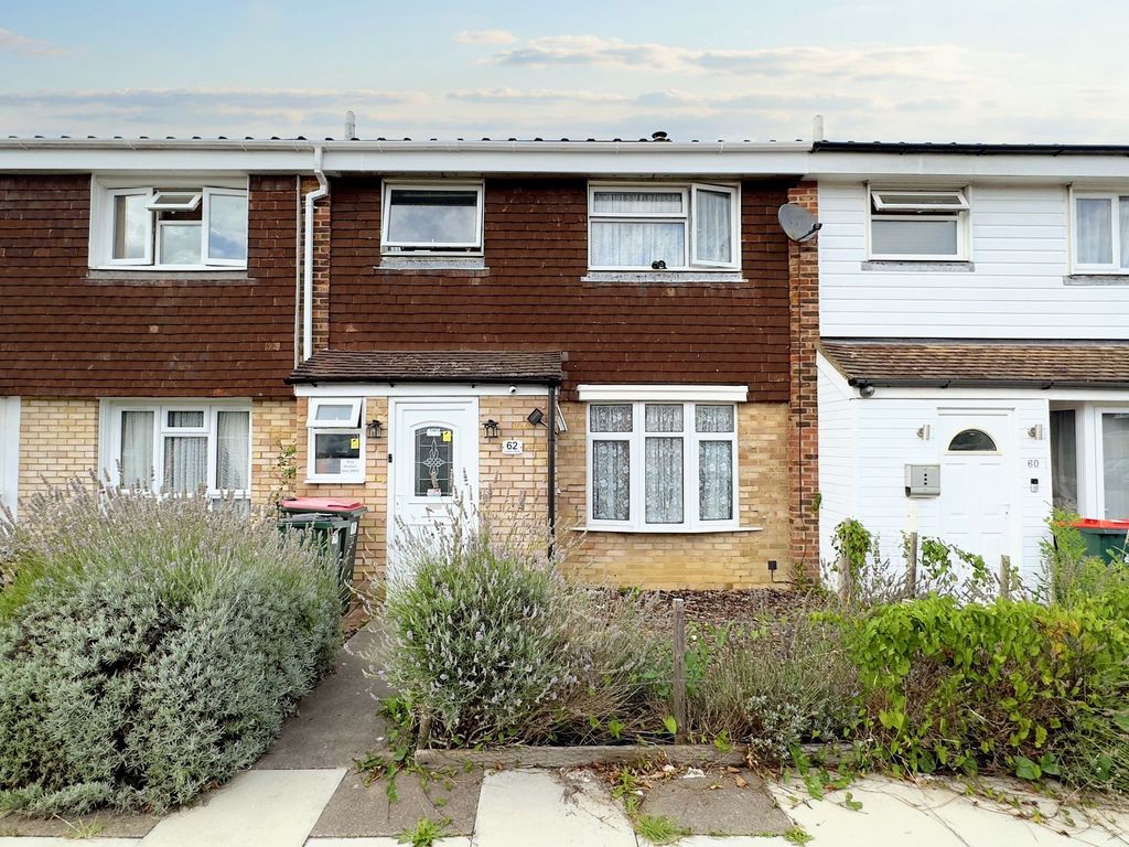 3 bed terraced house for sale in Colwyn Close, Crawley RH11, £325,000