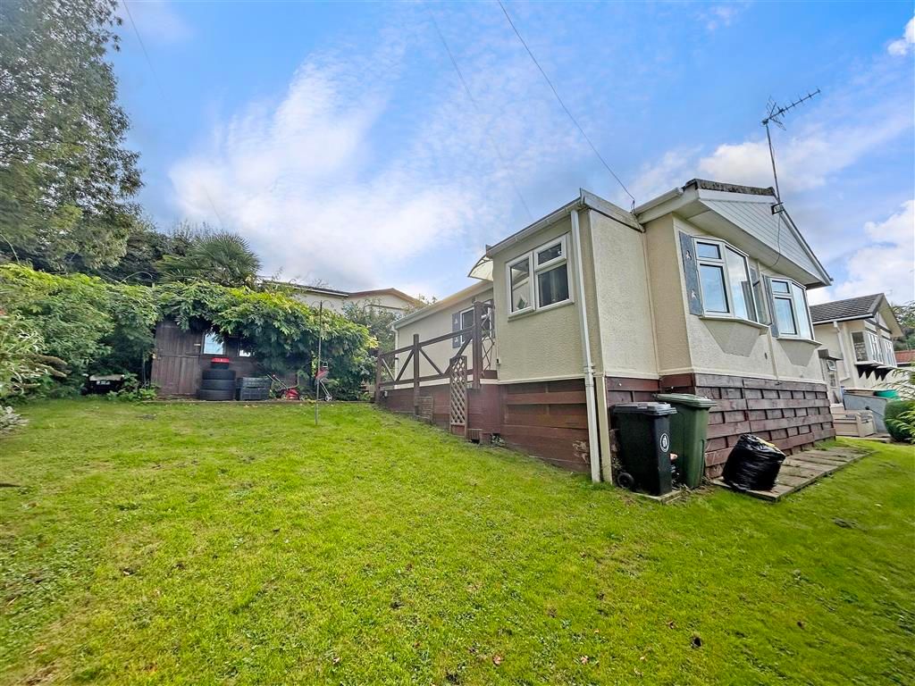 2 bed mobile/park home for sale in Lower Road, East Farleigh, Maidstone