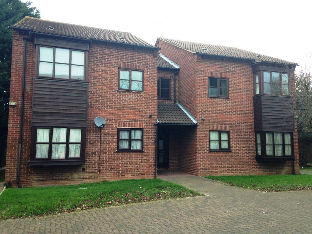 1 bed flat to rent in Runnymede Court, Runnymede Road, StanfordLeHope
