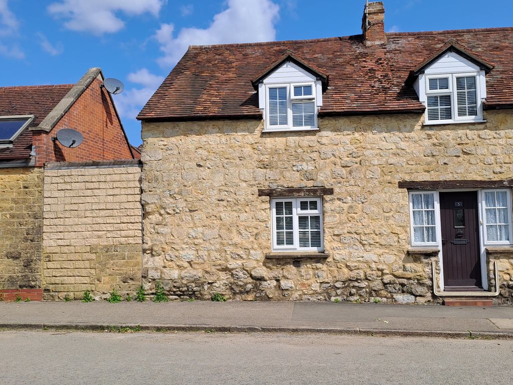 2 bed cottage for sale in Tingewick Road, Buckingham MK18 Zoopla