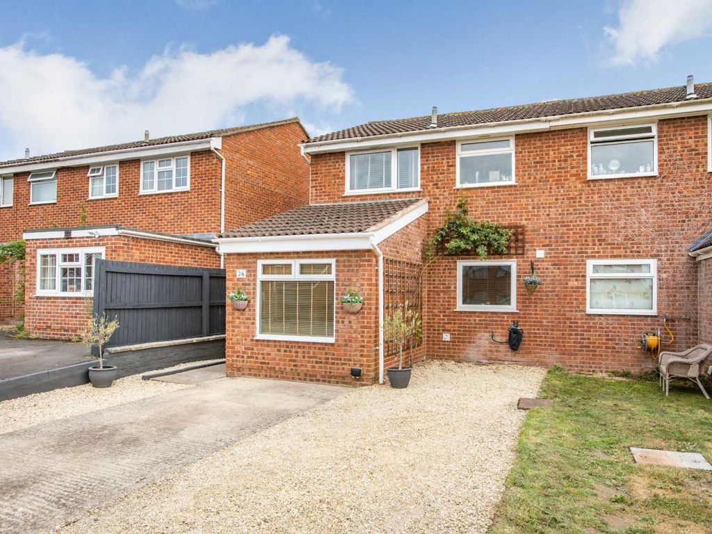 3 bed semidetached house for sale in Beech Close, Ross On Wye