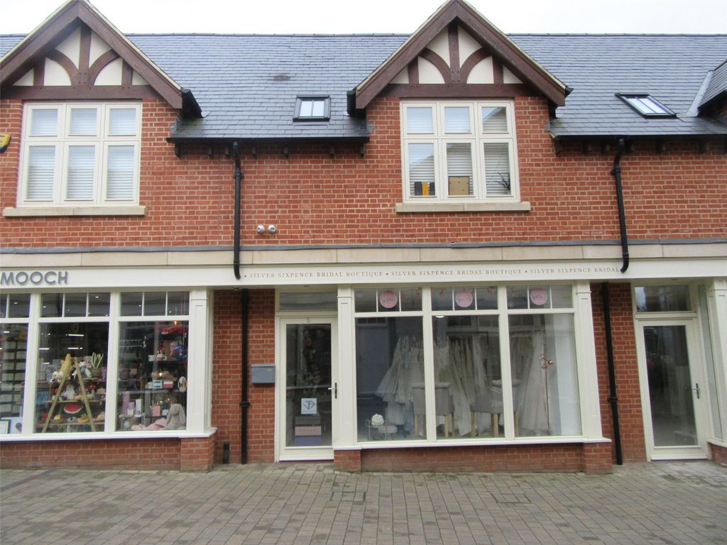 Retail premises to let in Whittons Lane, Towcester, Northamptonshire