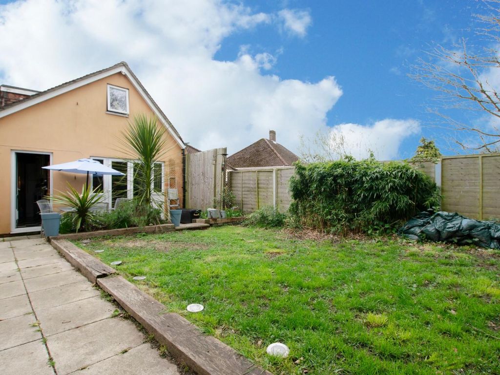 4 bed semidetached bungalow for sale in Fernwood Crescent, Southampton