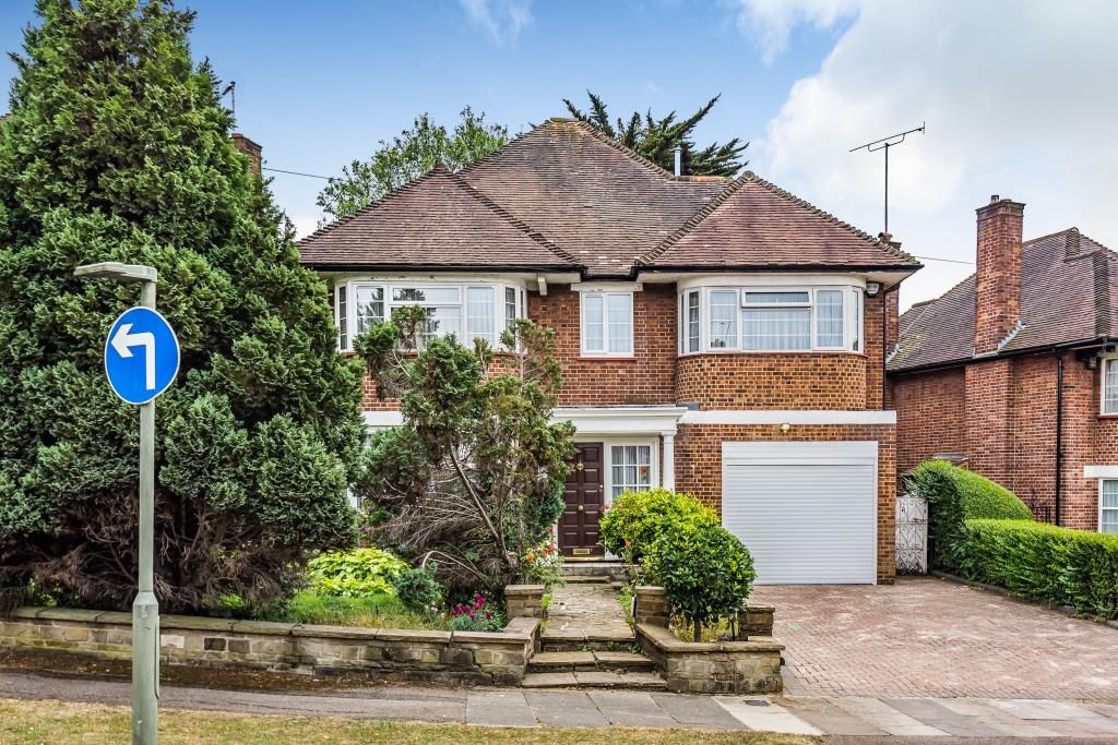Highview Gardens, Finchley N3,