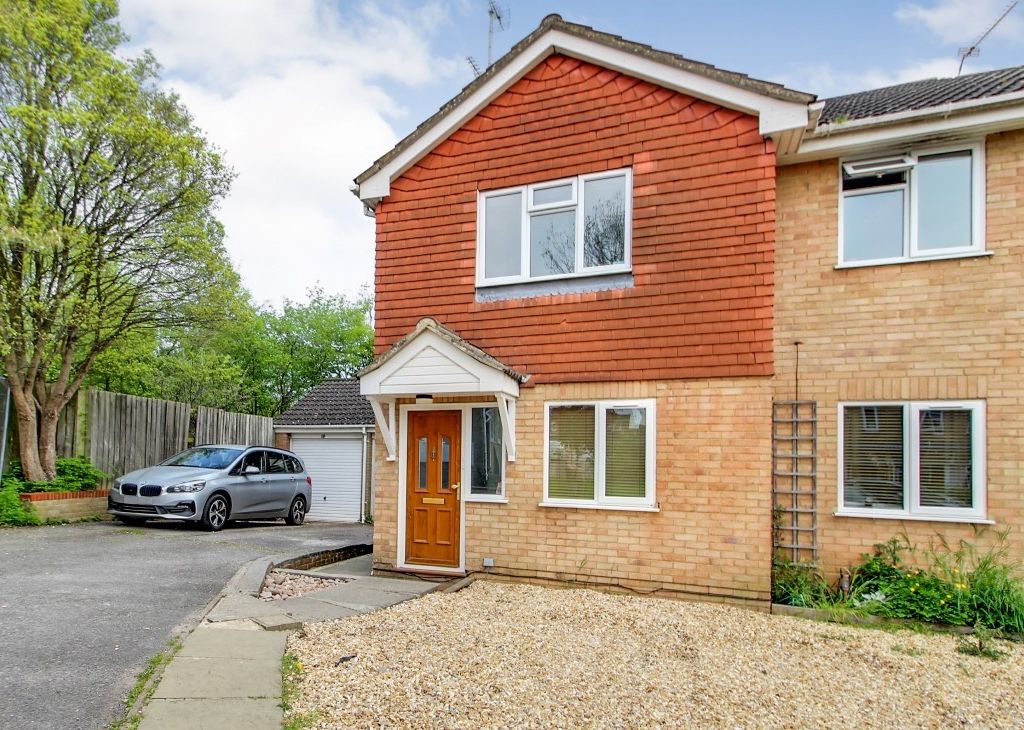 2 bed flat for sale in Fakenham Close, Lower Earley, Reading, Berkshire