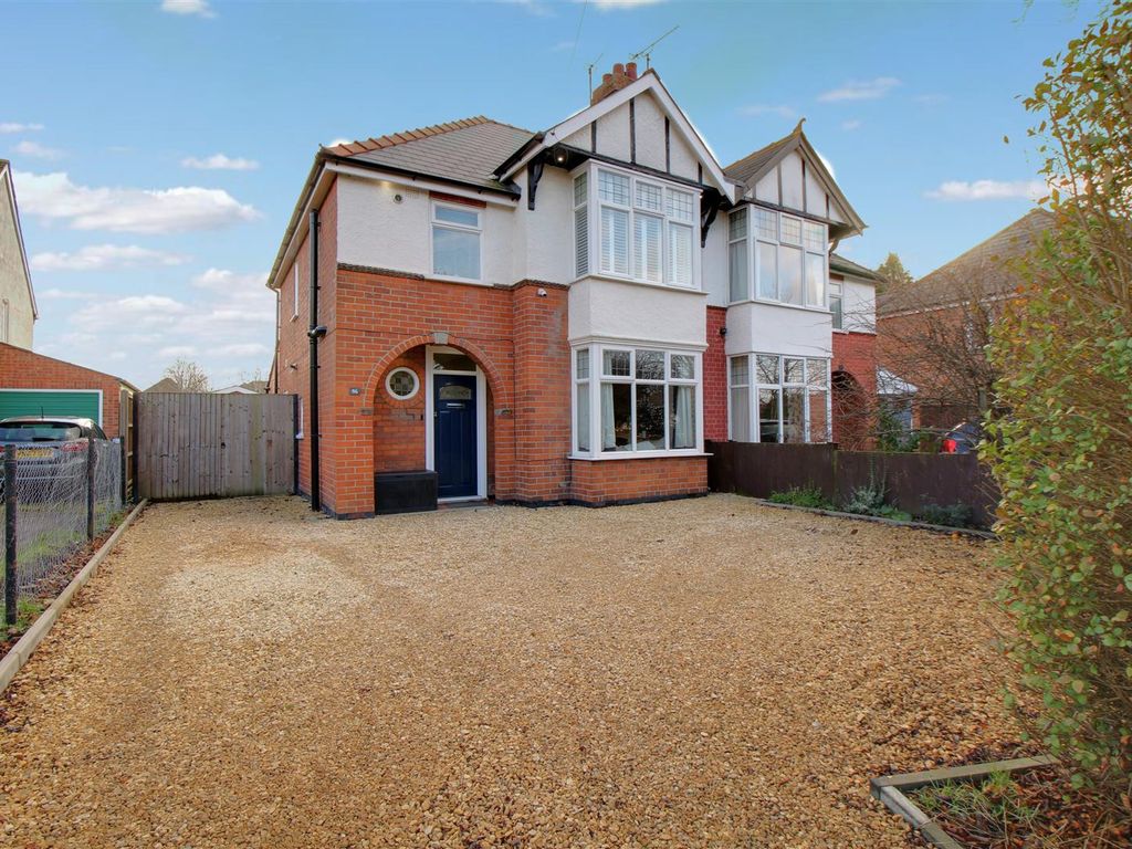 3 bed semidetached house for sale in Oxstalls Lane, Longlevens