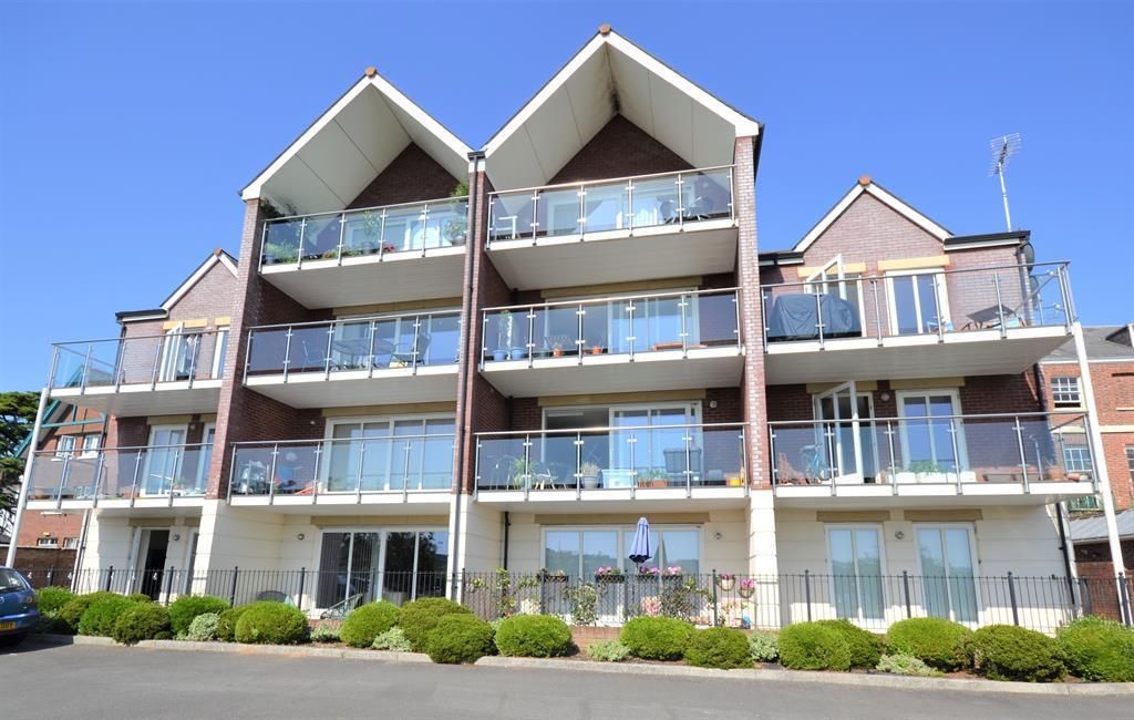 2 bed flat to rent in St. Davids Hill, Exeter EX4, £1,550 pcm Zoopla