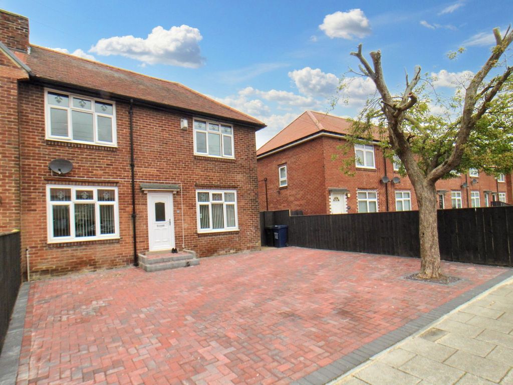 3 bed semidetached house for sale in Springfield Road, Newcastle Upon