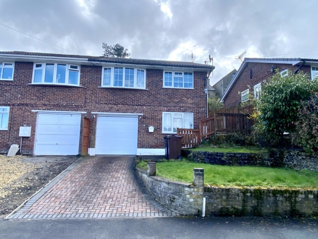 3 bed semidetached bungalow for sale in Hillside Avenue, Oakworth