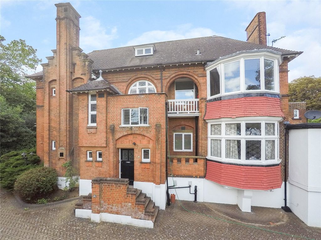 2 bed flat for sale in Wimbledon Hill Road, Wimbledon, London SW19, £