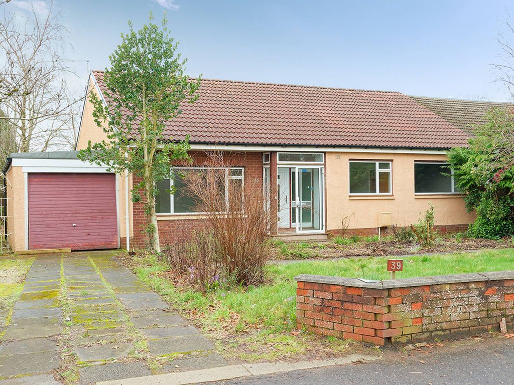 3 bed semidetached bungalow for sale in Hamilton Road, Strathaven, South Lanarkshire ML10, £