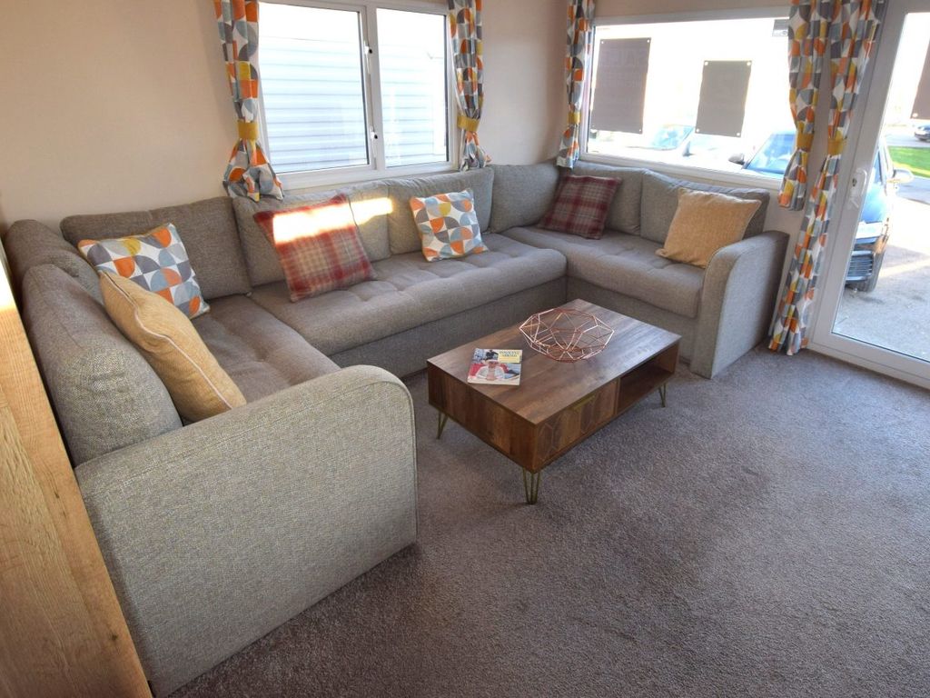 2 bed property for sale in Eastbourne Road, Pevensey Bay, Pevensey BN24